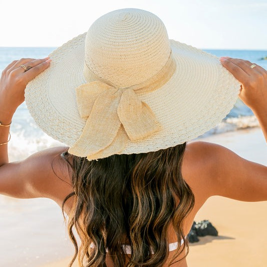 Scallop Edge Bow Accent Sunhat