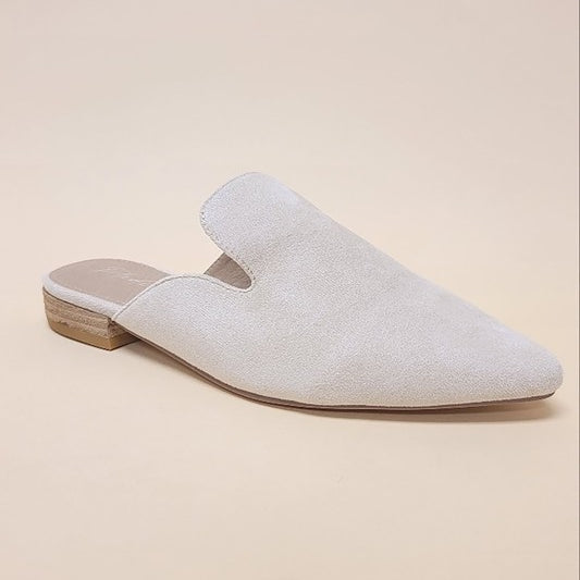 GEM-39 - POINTED TOE SLIP ON MULE FLATS